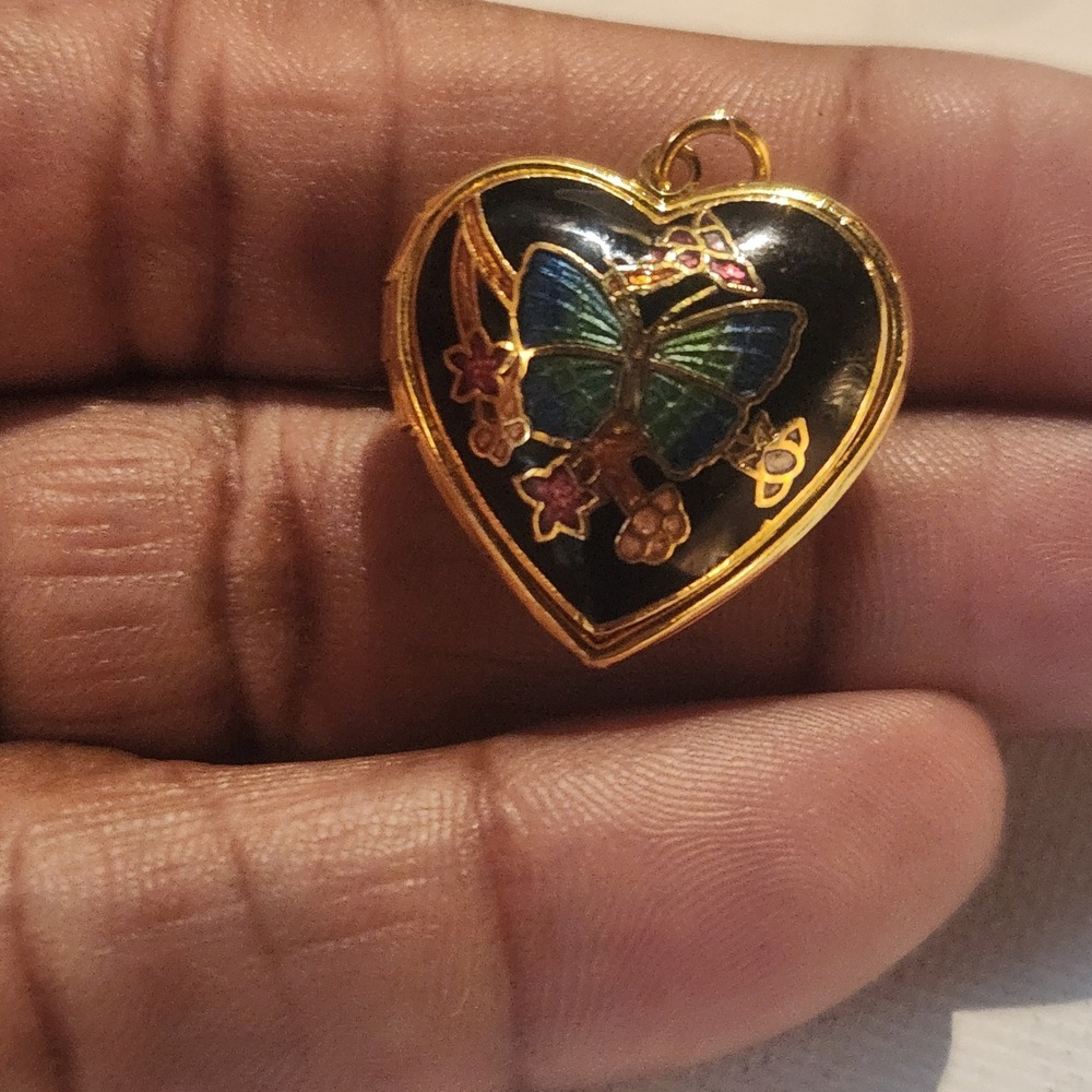 Vintage Cloisonne Butterfly Heart Locket Gold Tone Black Enamel Pendant J52